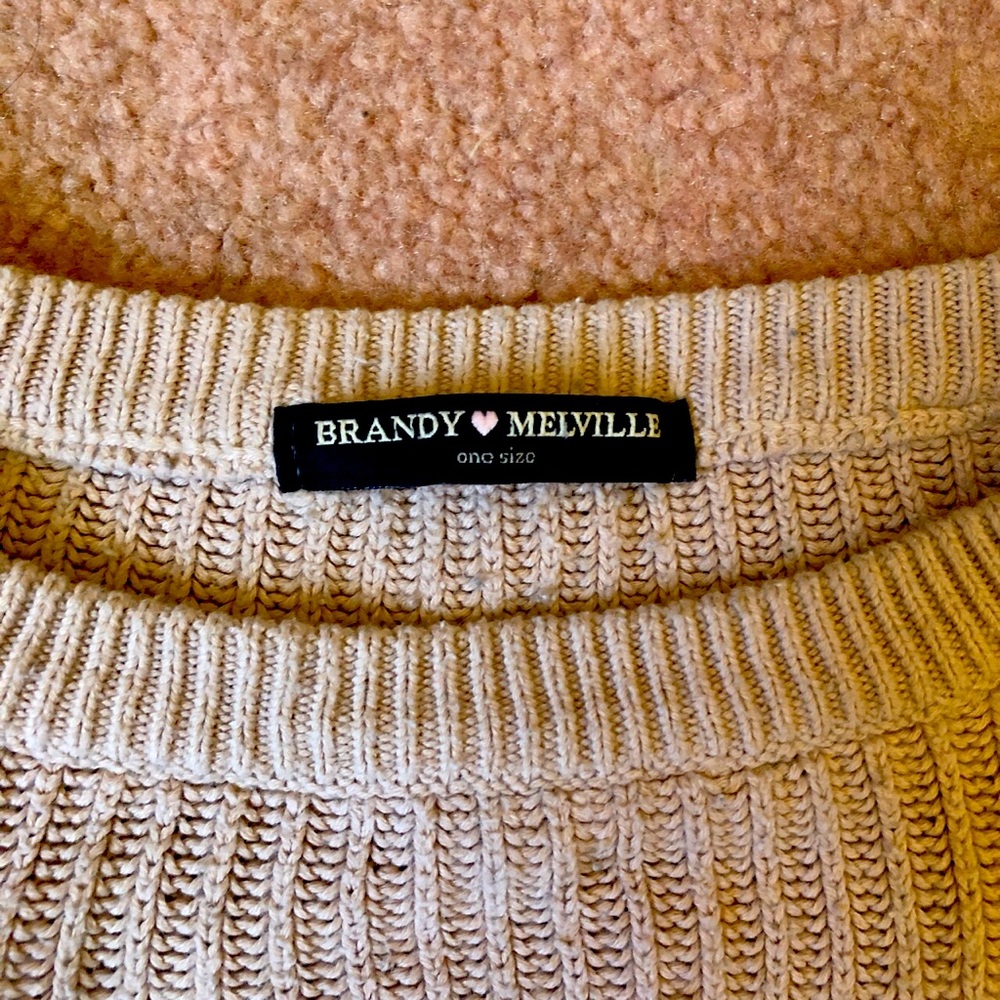 brandy melville thrifted sweater, price negotiable